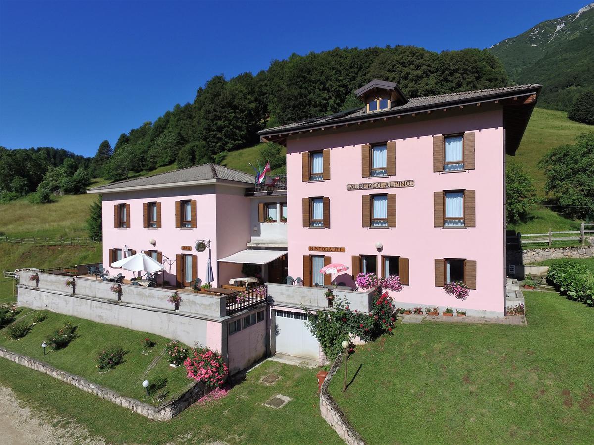 Albergo Alpino Da Tullio Avio Eksteriør billede