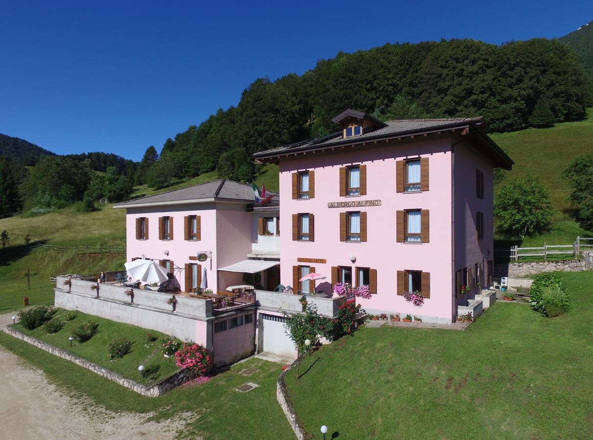 Albergo Alpino Da Tullio Avio Eksteriør billede